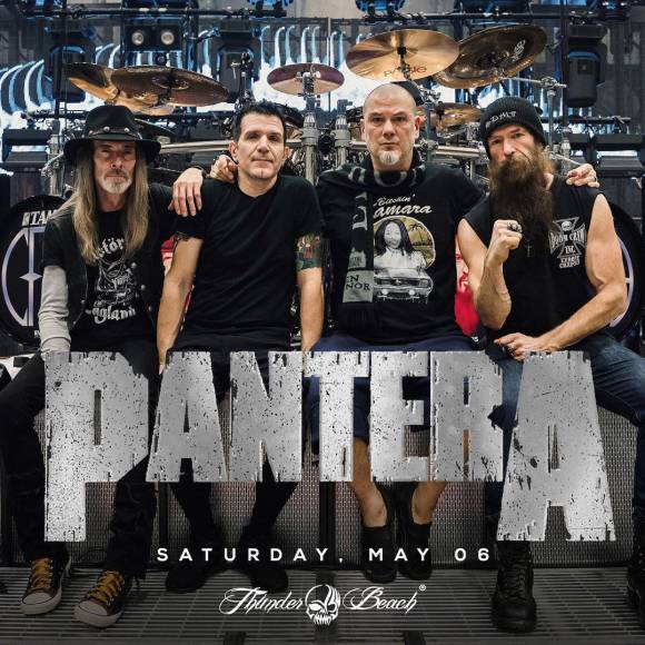 <b>PANTERA</b>Esta banda estadounidense fue fundada en 1981 por los hermanos Abbott, Darrell y Vinnie Paul, en Arlington, Texas. El bajista Tommy Bradford se uniría a inicios de 1981 con el vocalista Donnie Hart hasta finales del mismo año en el que a Tommy se le sustituiría por Rex Brown y a Donnie por Terry Glaze, quien además también era vocalista y teclista. Ha sido incluida en numerosas listas de importancia dentro de la historia del heavy metal llegando al quinto puesto de la lista de la MTV de las 10 mejores bandas de la historia.