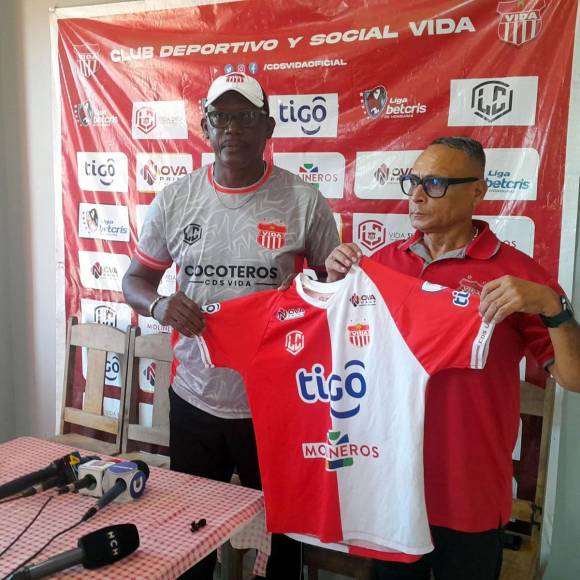 Raúl Martínez Sambulá - El Vida anunció y presentó al hondureño como su nuevo entrenador en sustitución de Héctor Vargas. Rescindió contrato con el Tela FC, donde estuvo por varias semanas.