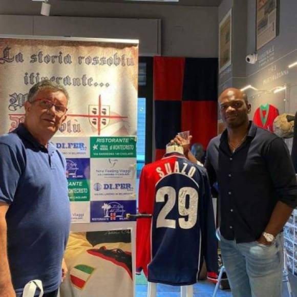 David Suazo sigue disfrutando del cariño de los aficionados del Cagliari y así lo dejó ver en su cuenta personal de Instagram.