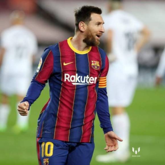 Lionel Messi y el FC Barcelona han llegado a un principio de acuerdo para cerrar un contrato por las próximas 5 temporadas, es decir hasta junio de 2026, aseguran medios españoles. Para entonces, el argentino tendrá 39 años y podrá así, seguramente, cerrar una carrera entera como azulgrana. El jugador se rebaja el sueldo un 50 por ciento.