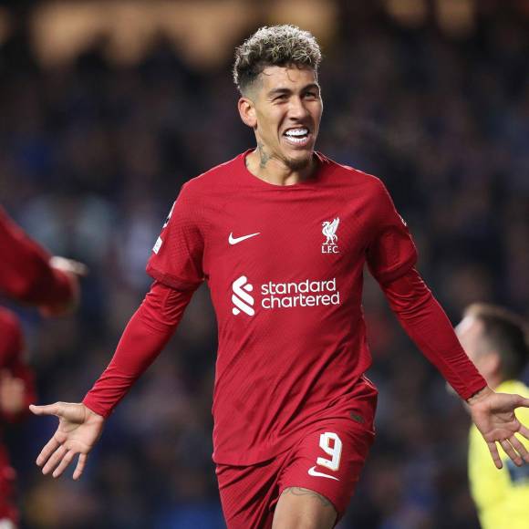 Roberto Firmino, delantero del Liverpool, tiene que negociar su futuro. Acaba contrato con el club inglés y aunque todo apunta a que el brasileño seguirá en Anfield, tiene una suculenta oferta del Al Nassr de Arabia Saudita, el equipo que ha fichado recientemente a Cristiano Ronaldo.