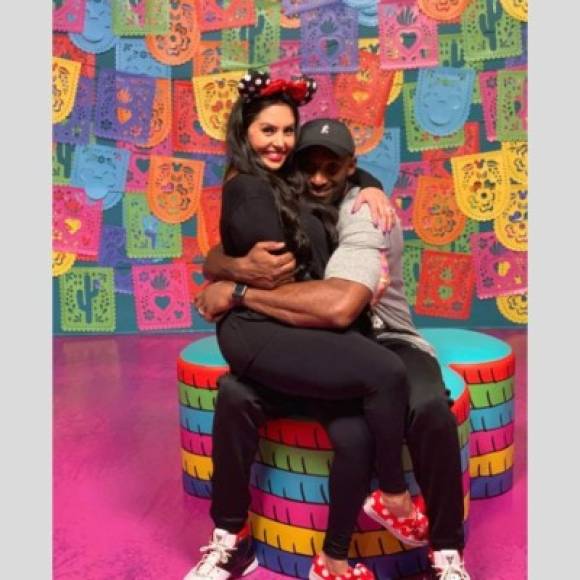 Kobe Bryant se mostraba muy enamorado de su esposa Vanessa Laine (37) y la presumía en sus redes sociales.