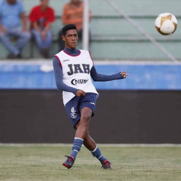 Motagua le busca equipo al joven defensor Albert Galindo. En la reciente campaña estuvo a préstamo en Honduras Progreso y no entra en los planes de Ninrod Medina para la próxima temporada.