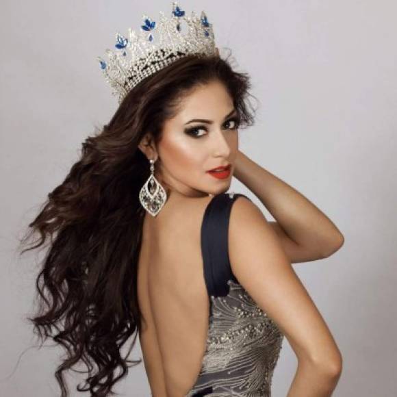 Karla acaba de ganar el Miss América Latina 2015 en México.