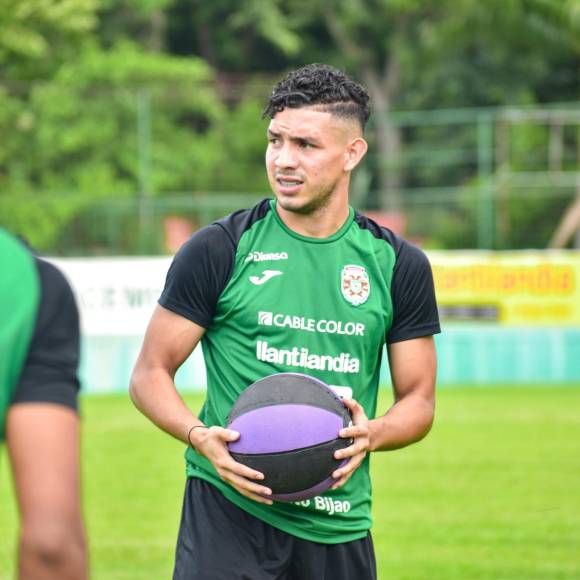 El futbolista hondureño Orbin Cabrera no sigue en el Marathón para este 2023. Llegó al cuadro verde en el 2022 pero no pudo tener minutos debido a una grave lesión que sufrió. 