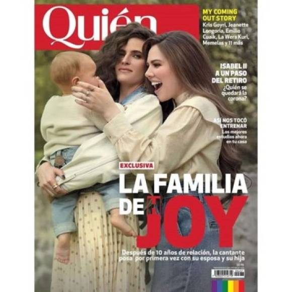 Joy Huerta posa por primera vez con su esposa, Diana Atri, y su hija