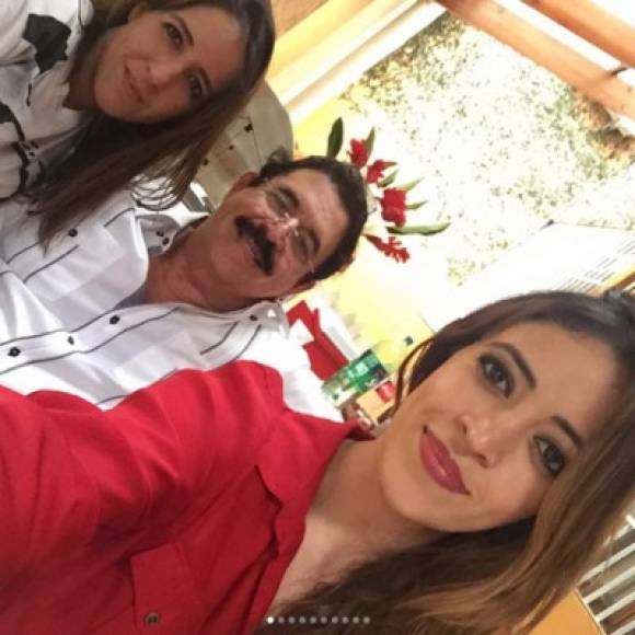 La hija del expresidente Zelaya es muy activa en las redes sociales donde comparte fotos con su familia.