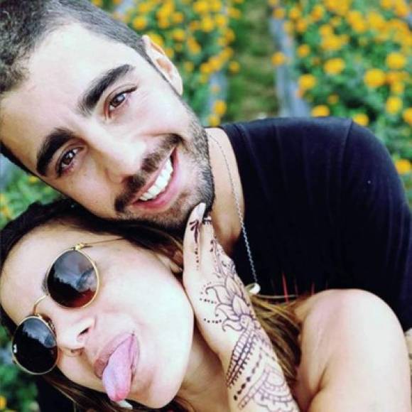 En 2019 Anitta fue relacionada con el surfista Pedro Scooby, con quien tuvo un breve romance hasta septiembre de ese mismo año. Según medios brasileños el atleta solo llevaba meses de separado de su exmujer Luana Piovani, con quien tiene tres hijos, antes de iniciar su romance con la estrella.