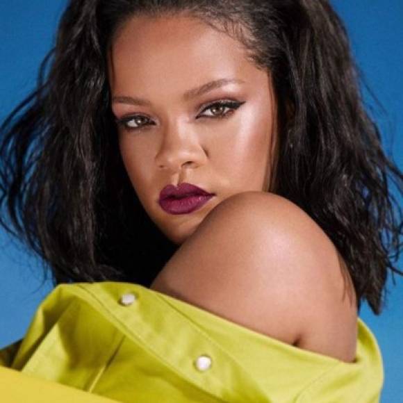 No es el caso de la doble de Rihanna. La cantante quedó asombrada al ver la foto de una pequeña que es idéntica a ella.