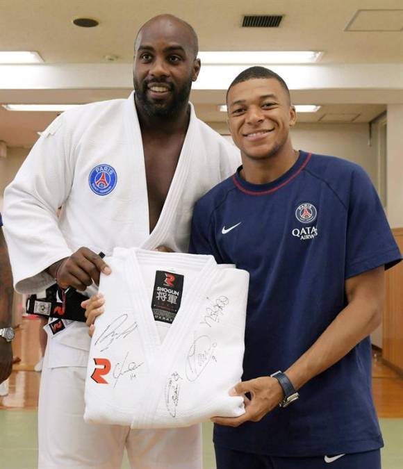 Mbappé junto a Teddy Riner, doble campeón olímpico individual, oro por equipos y diez veces campeón mundial.