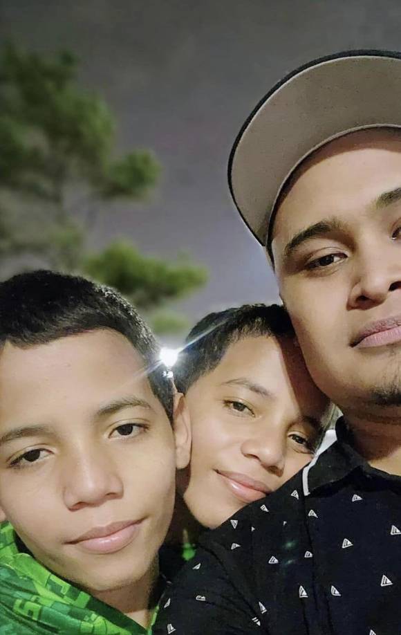 En noviembre pasado Josué y Jefferson lograron llegar a Houston, Texas, para reunirse con su madre a quien no había visto en 10 años. 