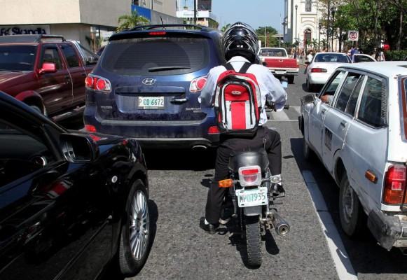 Unos diez motociclistas mueren al mes en accidentes de tránsito en San Pedro Sula