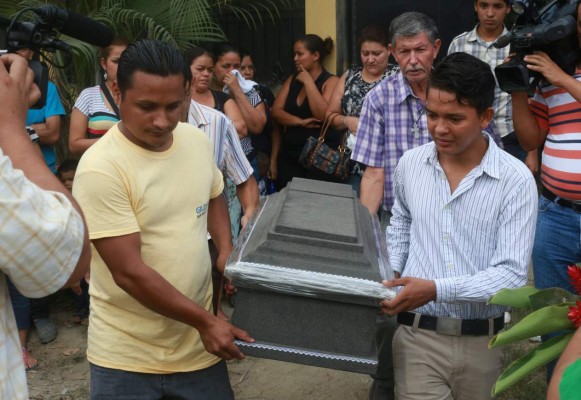 Madre de niña atacada por rottweilers: 'No pudimos festejar tu cumpleaños, bebé”