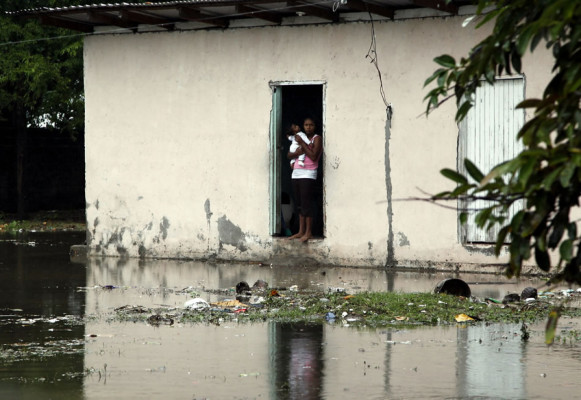 Dos muertos y más de 300 afectados por frente frío en Honduras