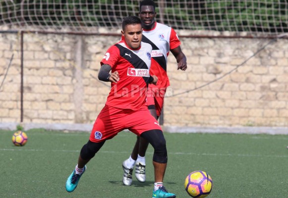 Roger Rojas explota contra la Ultra Fiel: 'La rayaron'