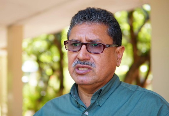 Maestros están molestos por dar clases en feriado