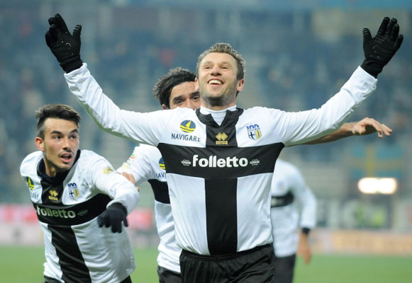 Cassano evita la derrota del Parma