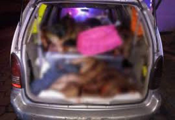 Decenas de restos humanos son abandonados en vía pública del este de México