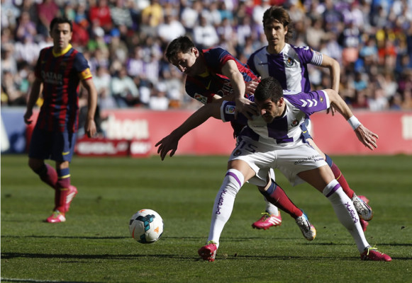 Valladolid sorprende a un desconocido Barça y lo aleja del título de Liga