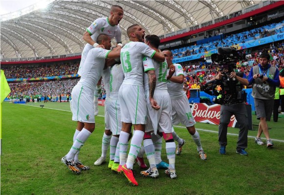 Argelia golea a Corea del Sur y sigue soñando con los octavos