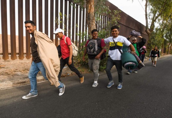 Trump ordenará que solicitantes de asilo se queden en México