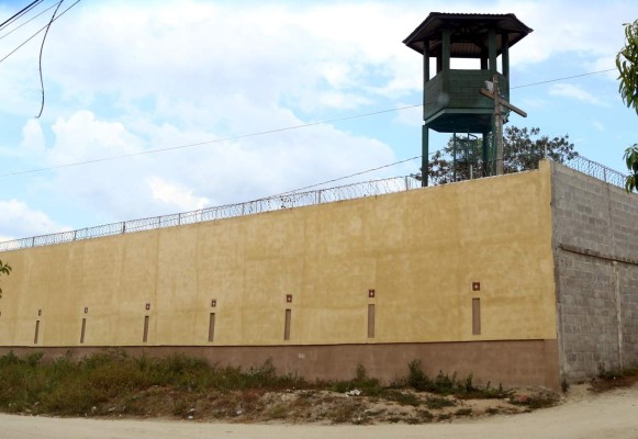 Presentan requerimiento fiscal contra el director de El Carmen