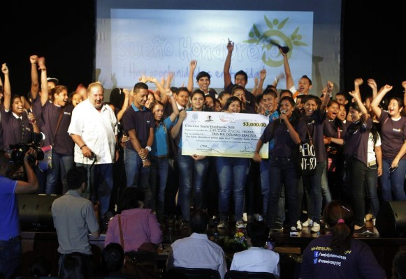 Premian con $9,000 la creatividad de microempresas estudiantiles