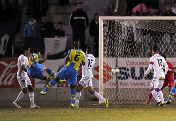 El Jaén de Jonathan Mejía deja escapar el triunfo ante Espanyol