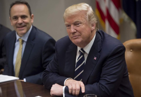 Trump llama 'agujeros de m.....' a El Salvador y Nicaragua, según The Washington Post