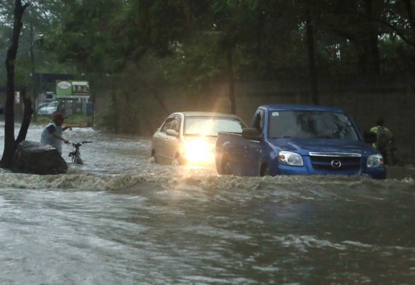 Hoy ingresa nueva onda tropical que dejará lluvias leves en la zona norte