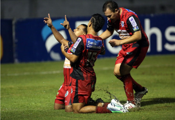 Deportes Savio saca un polémico triunfo del Nacional