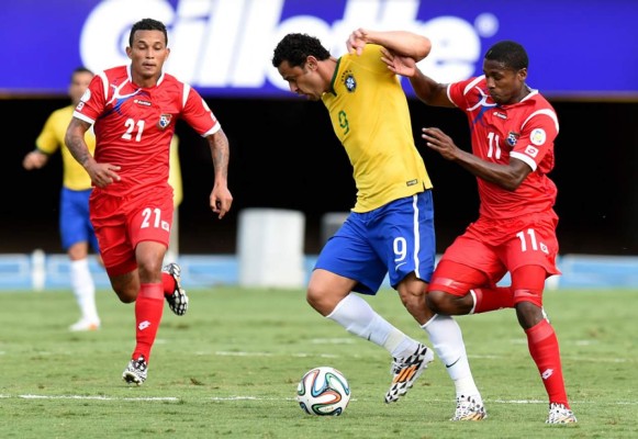 Brasil humilló a Panamá con un brillante Neymar