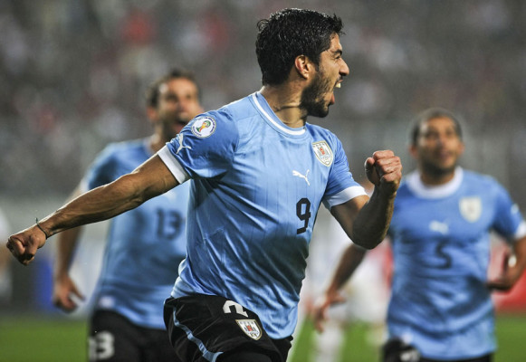 Uruguay obtiene decisiva victoria y toca sueño mundialista