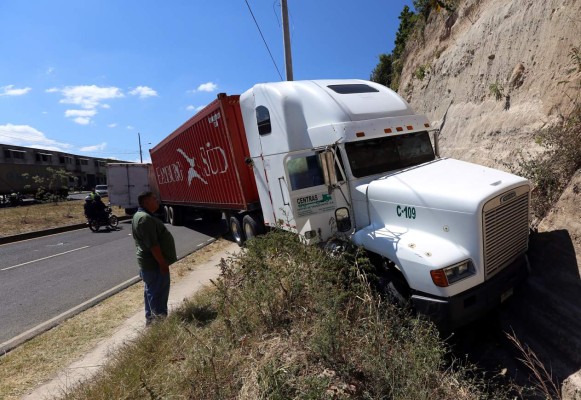 Ladrón intentó robarse furgón con maquinaria