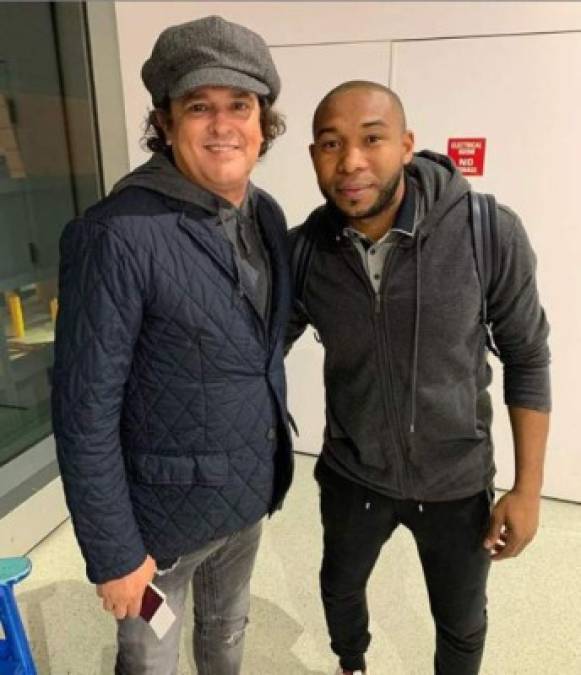 Hoy la nueva vida de Wilson Palacios consta de viajes y de compartir con destacados personajes. En esta imagen se le ve con el cantante Carlos Vives.