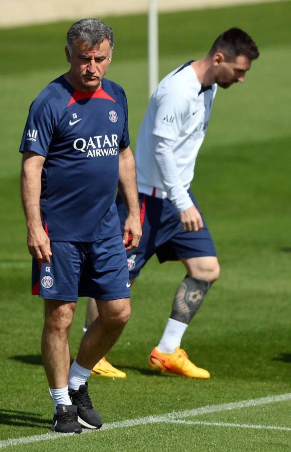 Christophe Galtier junto a Lionel Messi en el entrenamiento de este jueves del PSG.