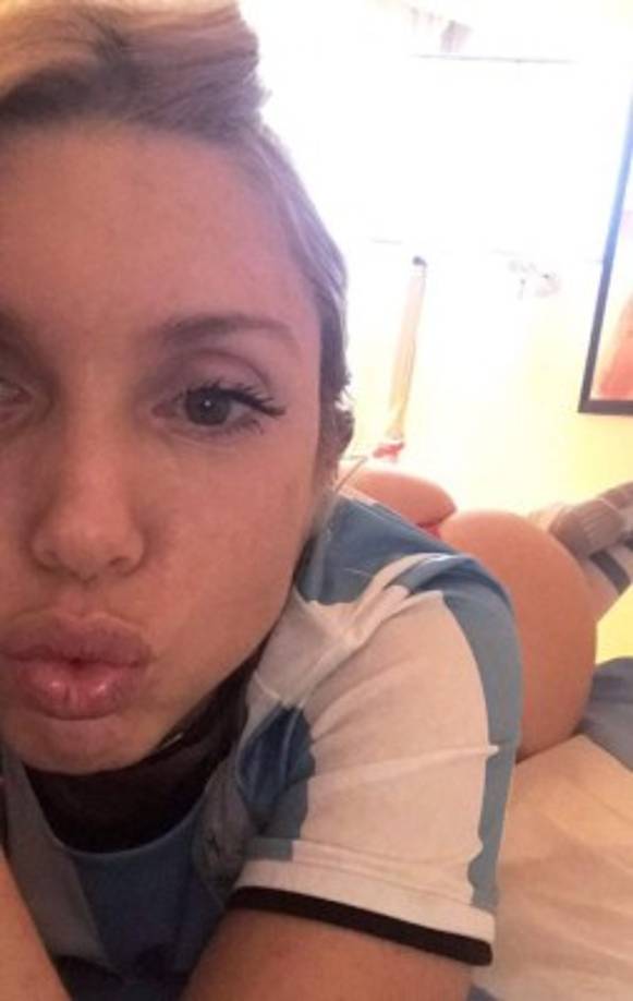 Además de River, es apasionada a la Selección de Argentina.