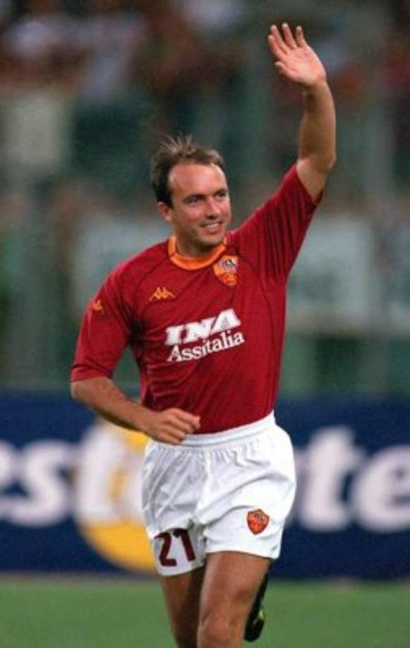 Abel Balbo - Logró que varios jugadores del Udinese lo acompañaran a misa todos los domingos y luego organizó una visita del equipo al Papa.