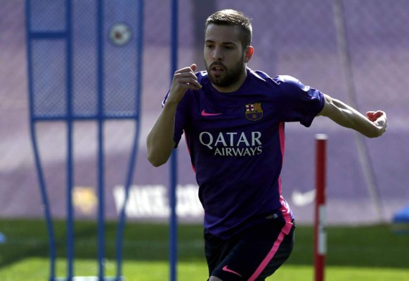 Jordi Alba recibe alta médica y viajará para enfrentar al Sevilla