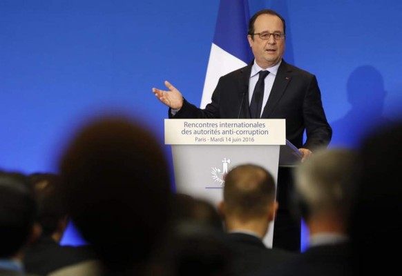 Hollande pide una 'acción antiterrorista' a escala internacional