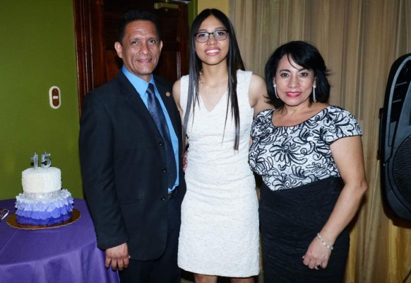 Quince años de Isabella Castellanos Escoto