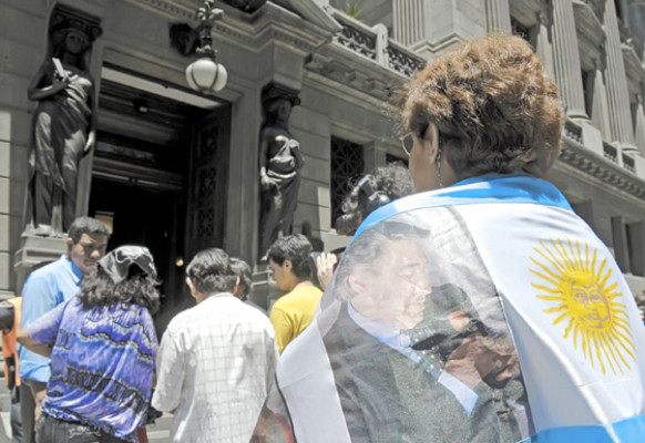 Las 'nenas” despiden al ídolo de América