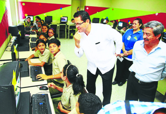 Educación busca más fundaciones Mhotivo en Honduras