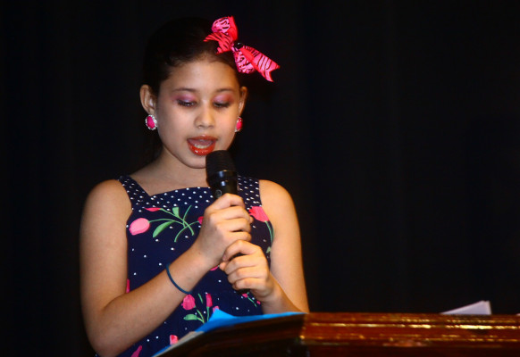 En la Escuela Internacional Sampedrana forman líderes en oratoria