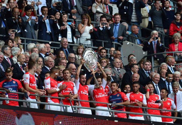 Arsenal golea al Manchester City y se queda con la 'Community Shield'