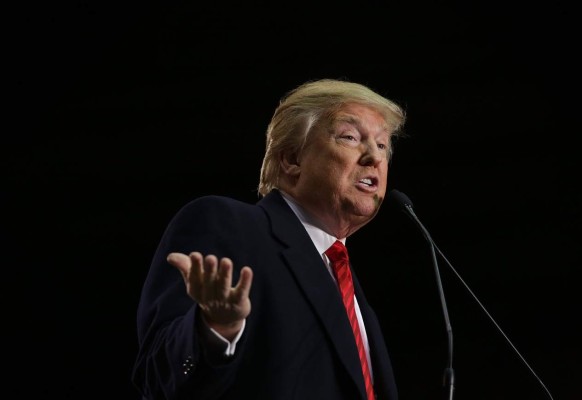 Trump acusa al Papa de servir a los intereses del Gobierno de Peña Nieto