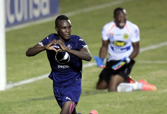 Motagua salva un punto con polémico penal ante Parrillas One