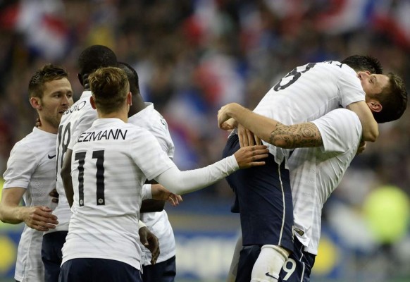 Francia exhibe su pegada goleando en amistoso a Noruega