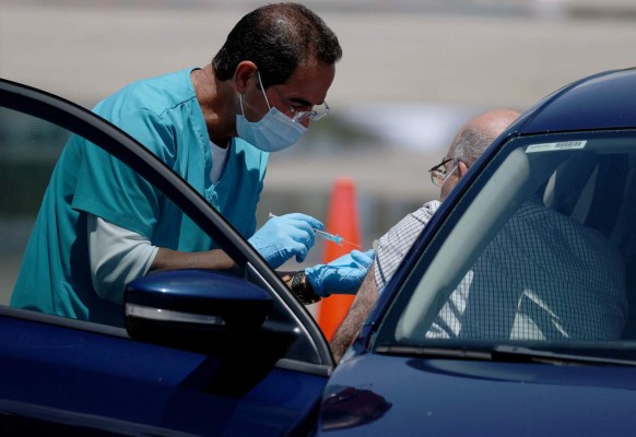 Piden declarar el estado de emergencia en Florida tras repunte de covid-19