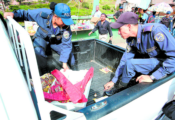 En operativos decomisan más de L15,000 de pólvora